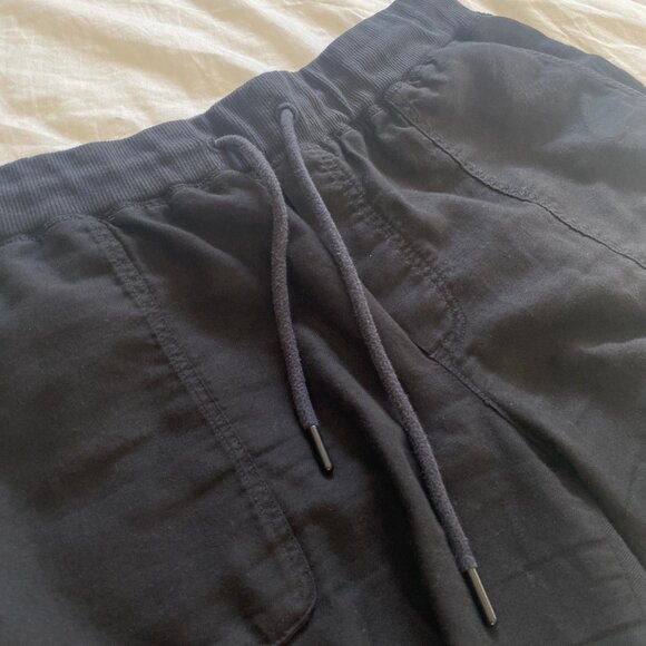 Aritzia Community Black Joggers — Size M - Picture 3 of 3